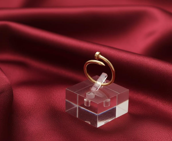 Youriz Signature Nail Ring – Gold